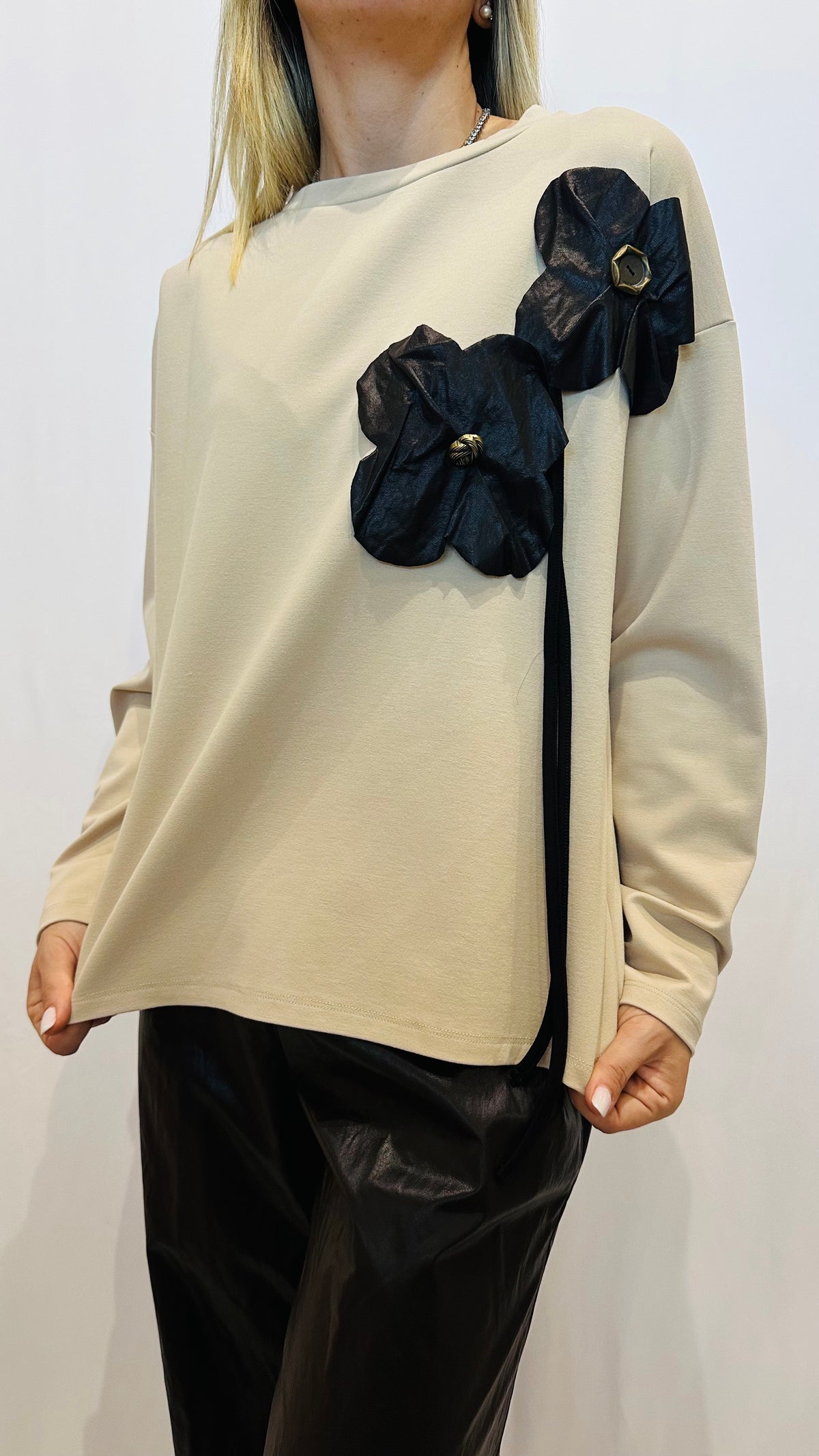 MAGLIA PETALIA CON FIORI 3D
