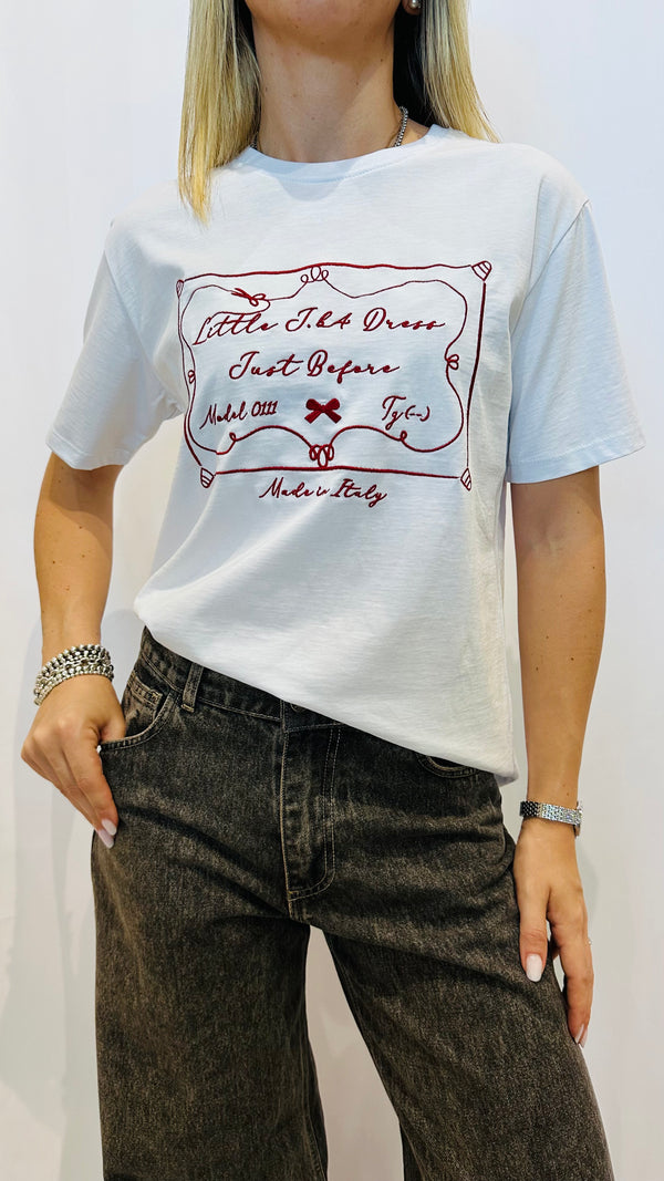 T-SHIRT  CON RICAMO BORDEAUX