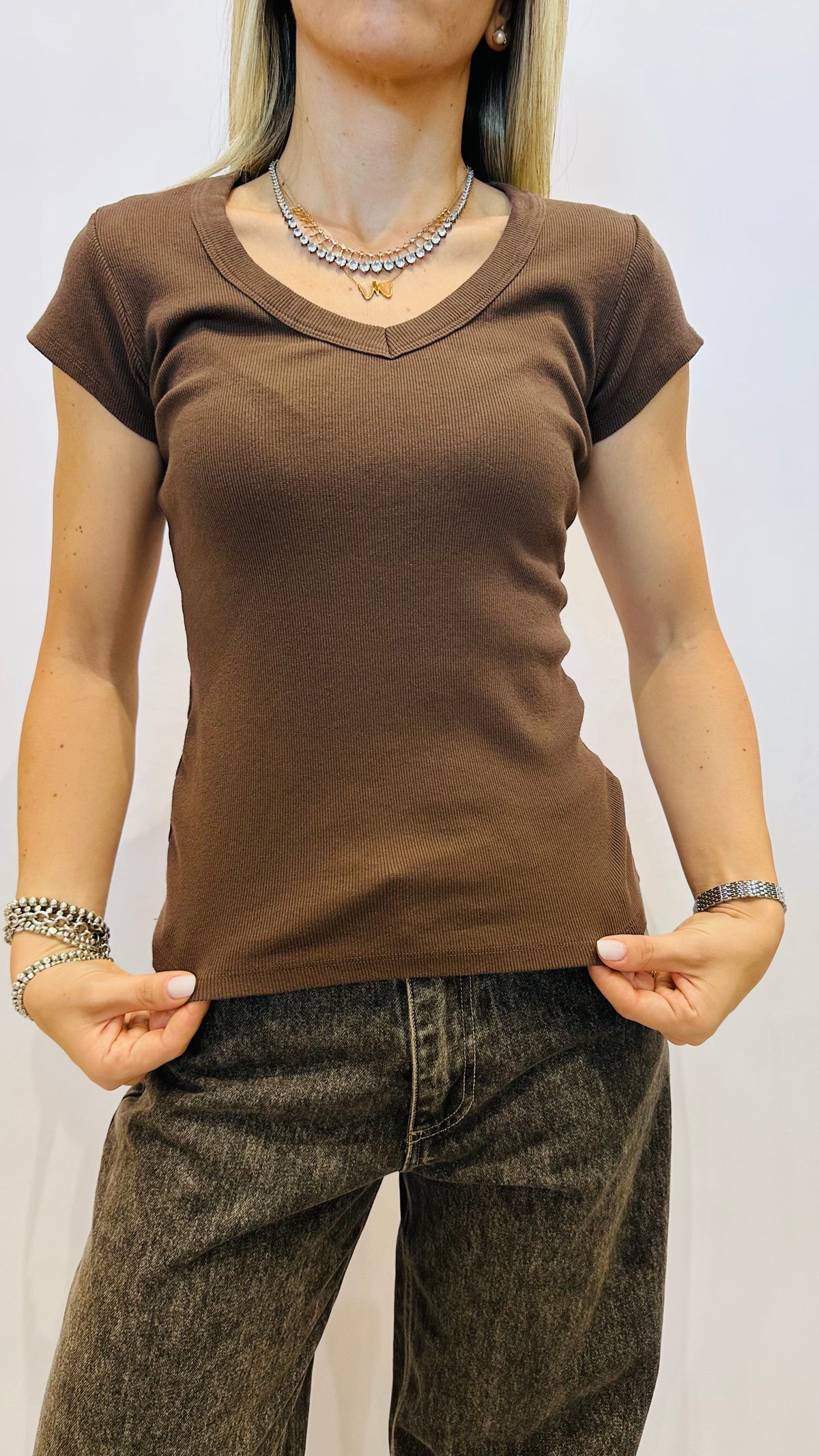 T-SHIRT A COSTINE MARRONE